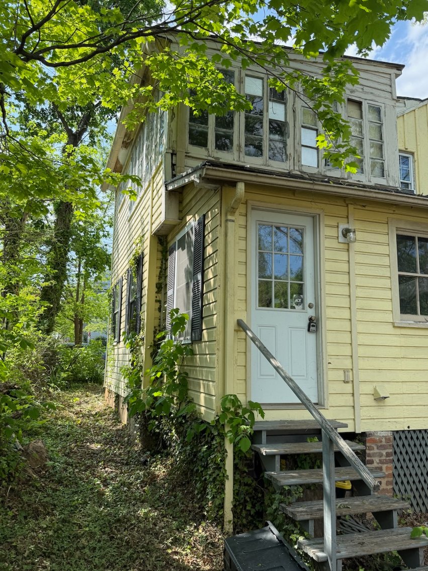 Image for 3 BR/1 BA Home on .23 +/- Acre North King St. Lot in Historic Downtown Leesburg, VA--SELLING to the HIGHEST BIDDER!!