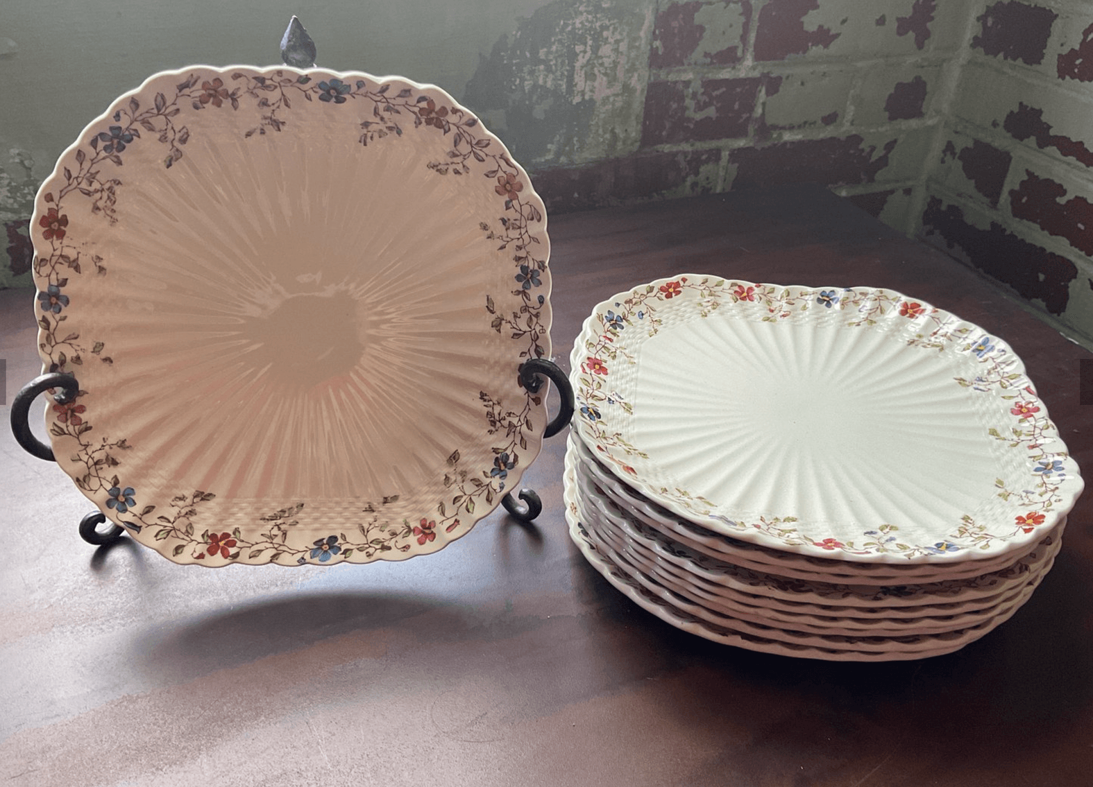 Image for Unique Consignment's Spring Auction