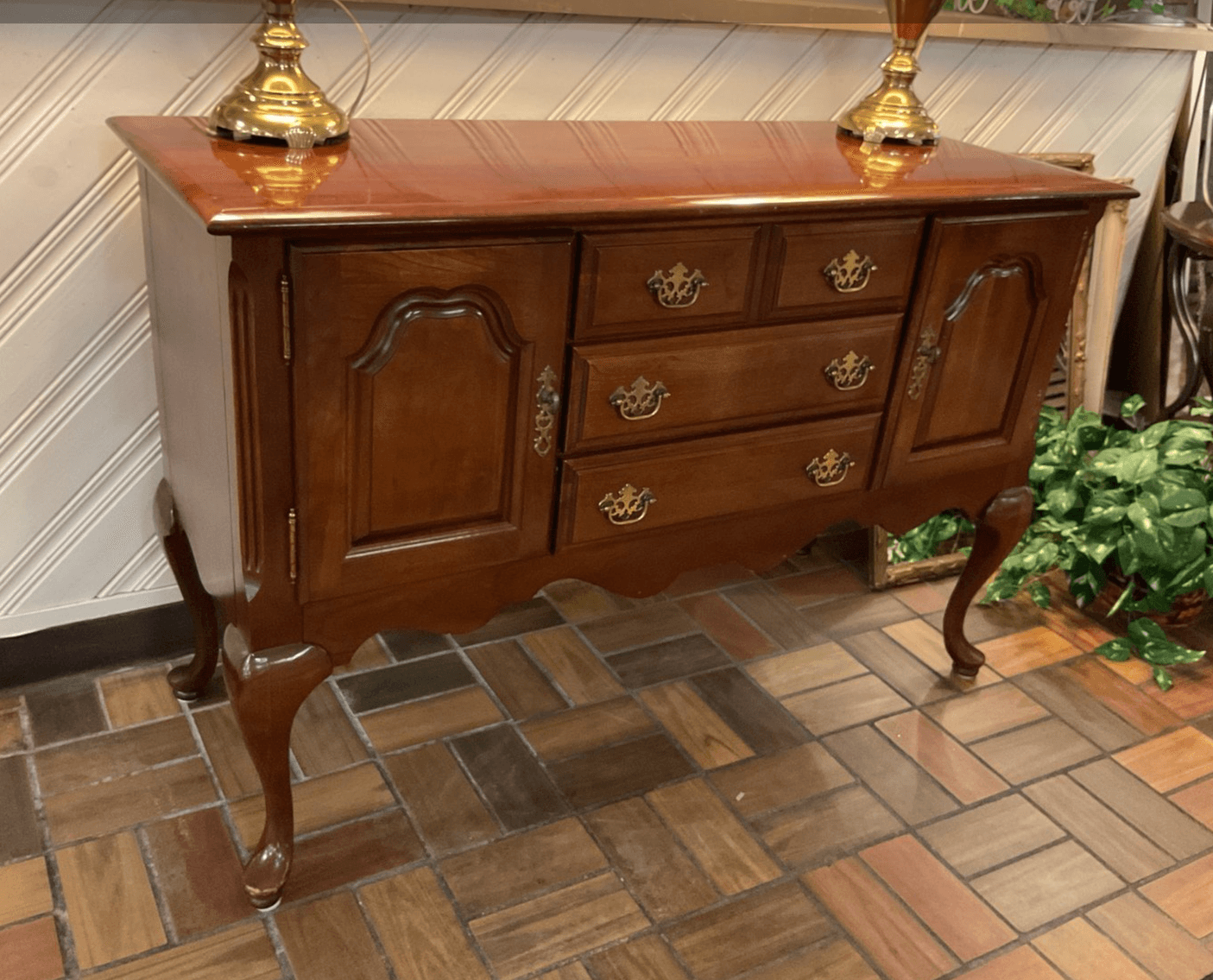 Image for Unique Consignment's Spring Auction