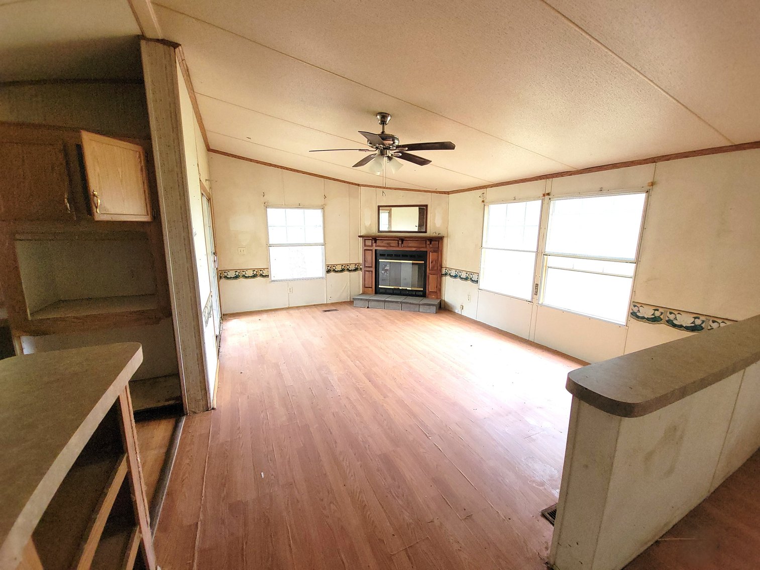 Image for ABSOLUTE AUCTION: WEISS Lake Waterfront, 05.10.25