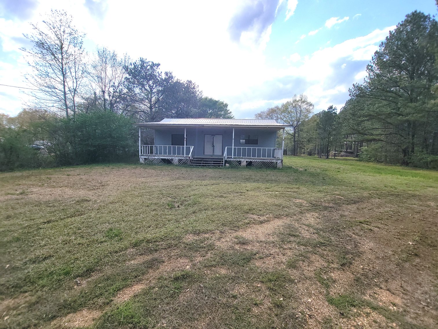 Image for ABSOLUTE AUCTION: WEISS Lake Waterfront, 05.10.25