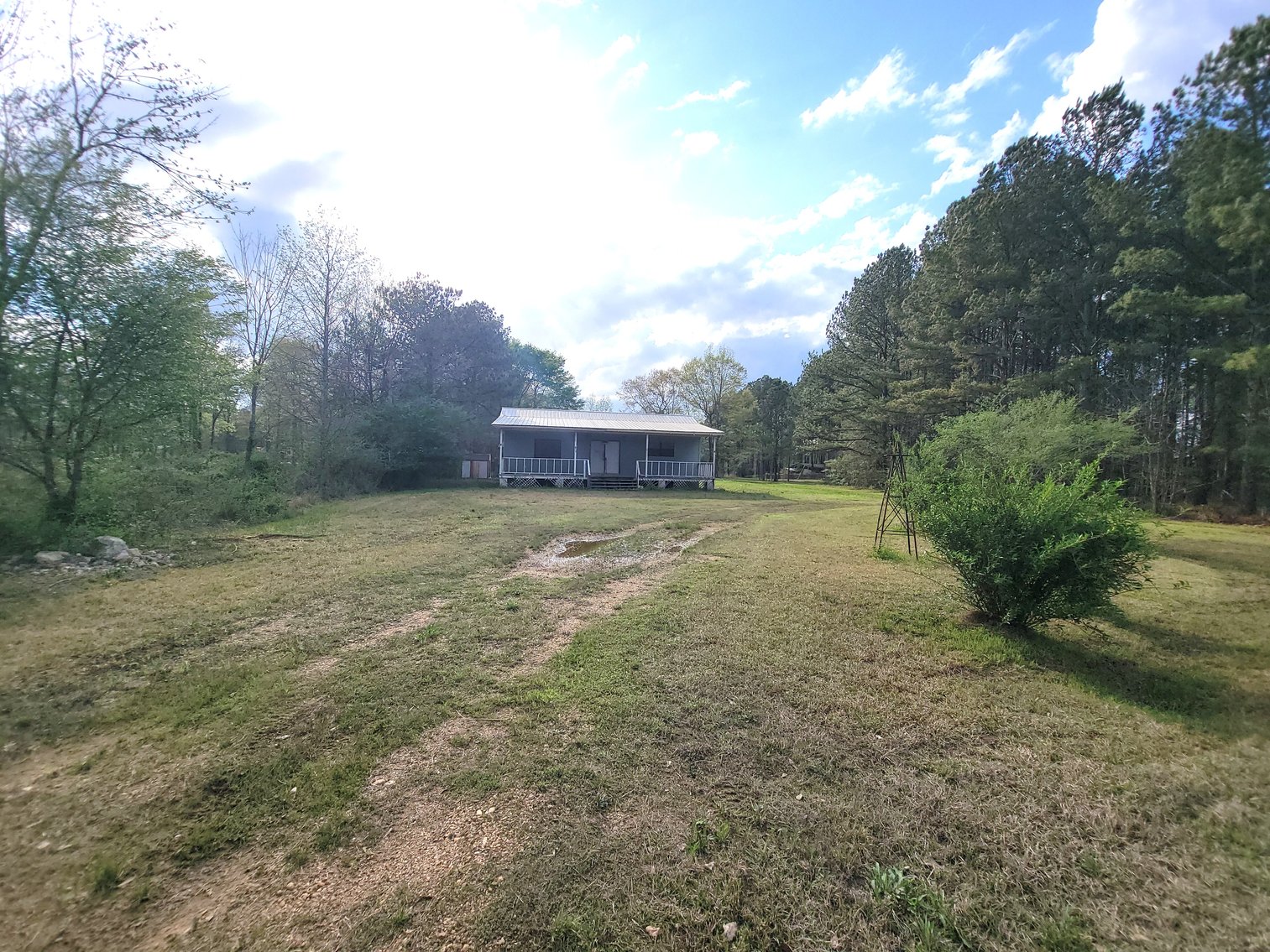 Image for ABSOLUTE AUCTION: WEISS Lake Waterfront, 05.10.25