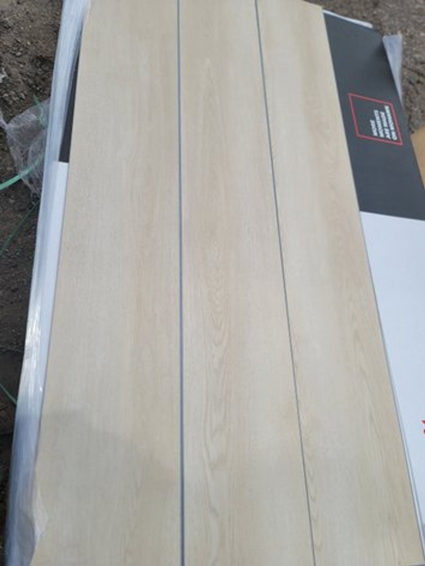 New Waterproof Vinyl & Laminate Snap Together Flooring (117238)