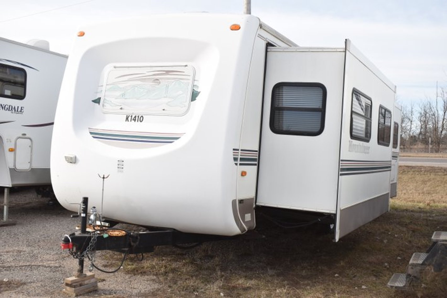 10 Campers: (5) 5th Wheels and (5) Travel Trailers (117613)
