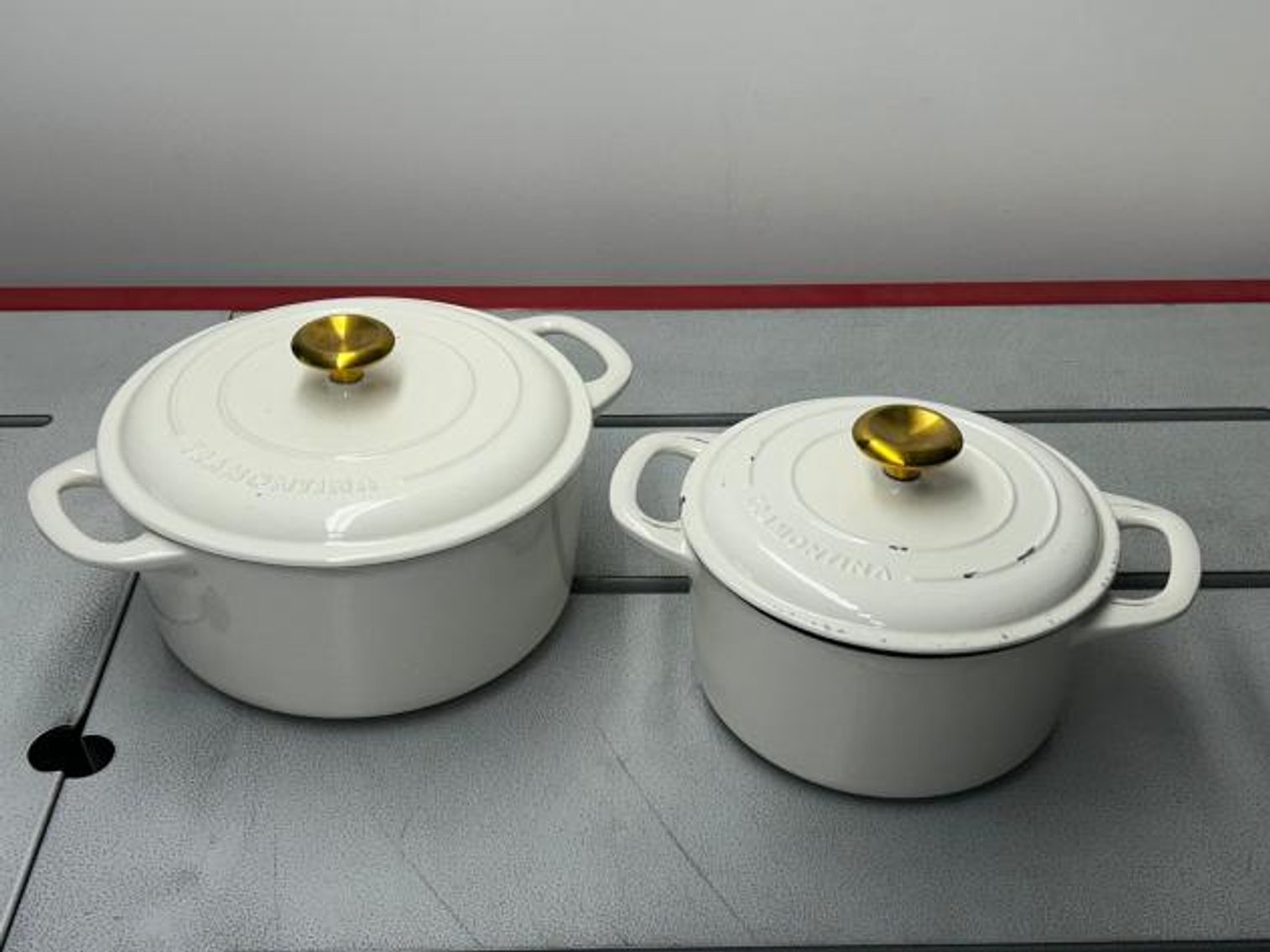 West Fargo Store Returns - 2005 Kenworth T300 - Outdoor Power Equipment