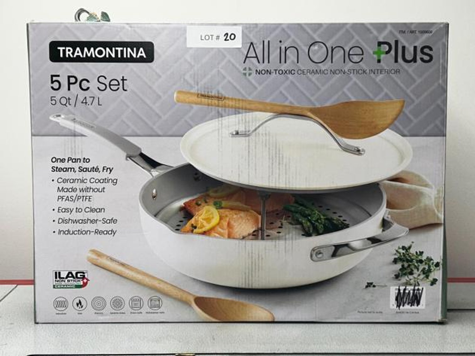 West Fargo Store Returns - 2005 Kenworth T300 - Outdoor Power Equipment