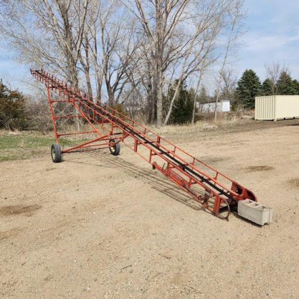 Farm Equipment, Trailers, Shipping Containers, Recreational, Lawnmowers Consignment Auction