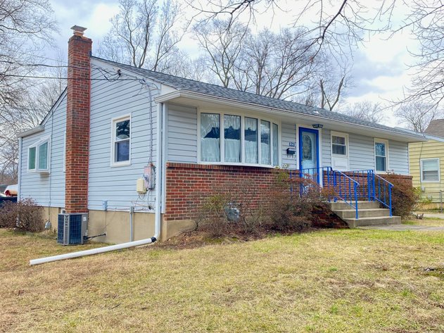 Image for 3 BR/1 BA Home w/Basement on .33 +/- Acre Lot in The Heart of Vienna, VA--SELLING to the HIGHEST BIDDER!!