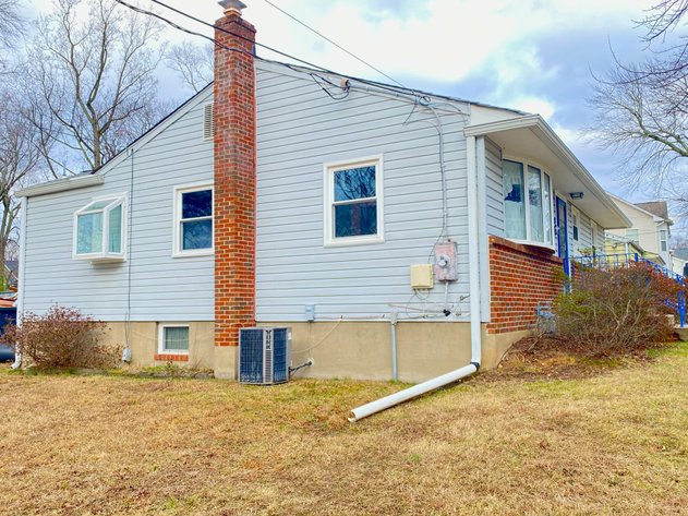 Image for 3 BR/1 BA Home w/Basement on .33 +/- Acre Lot in The Heart of Vienna, VA--SELLING to the HIGHEST BIDDER!!