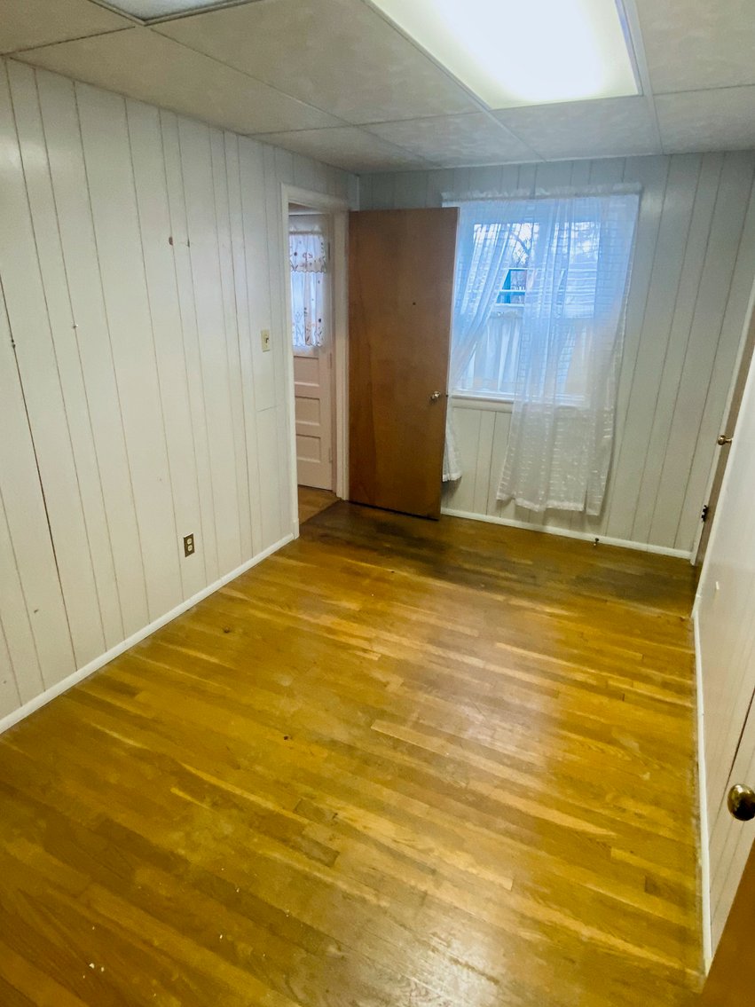 Image for 3 BR/1 BA Home w/Basement on .33 +/- Acre Lot in The Heart of Vienna, VA--SELLING to the HIGHEST BIDDER!!