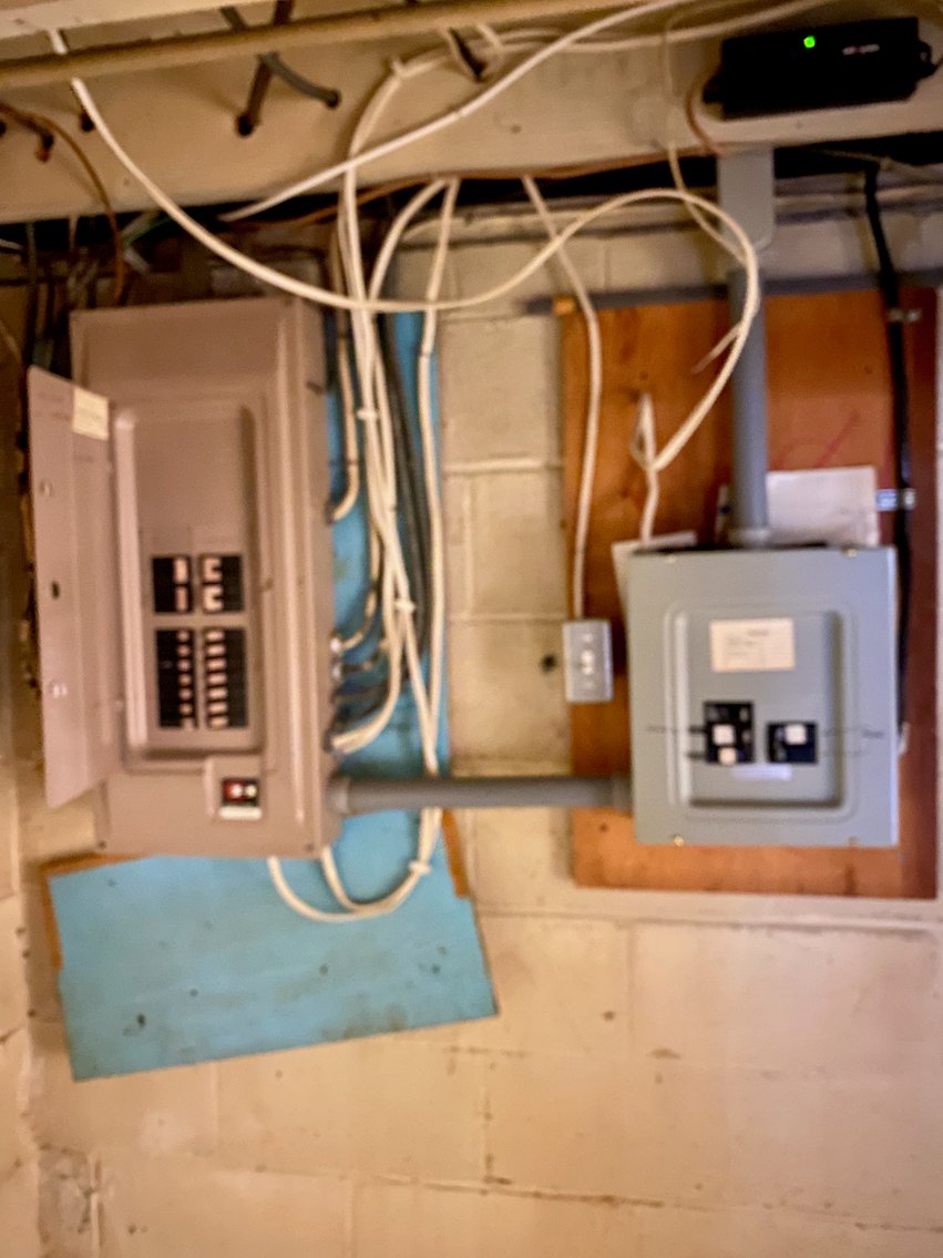 Image for 3 BR/1 BA Home w/Basement on .33 +/- Acre Lot in The Heart of Vienna, VA--SELLING to the HIGHEST BIDDER!!