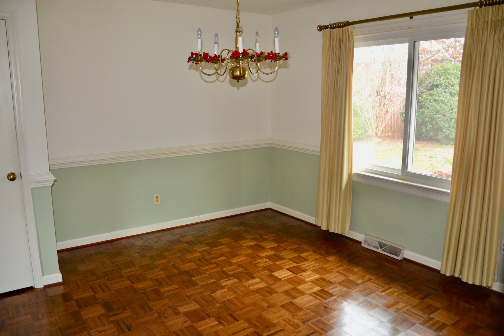 Image for 3 BR/2 BA Home in the Sheraton Hills East Neighborhood of Fredericksburg, VA--SELLING to the HIGHEST BIDDER!!