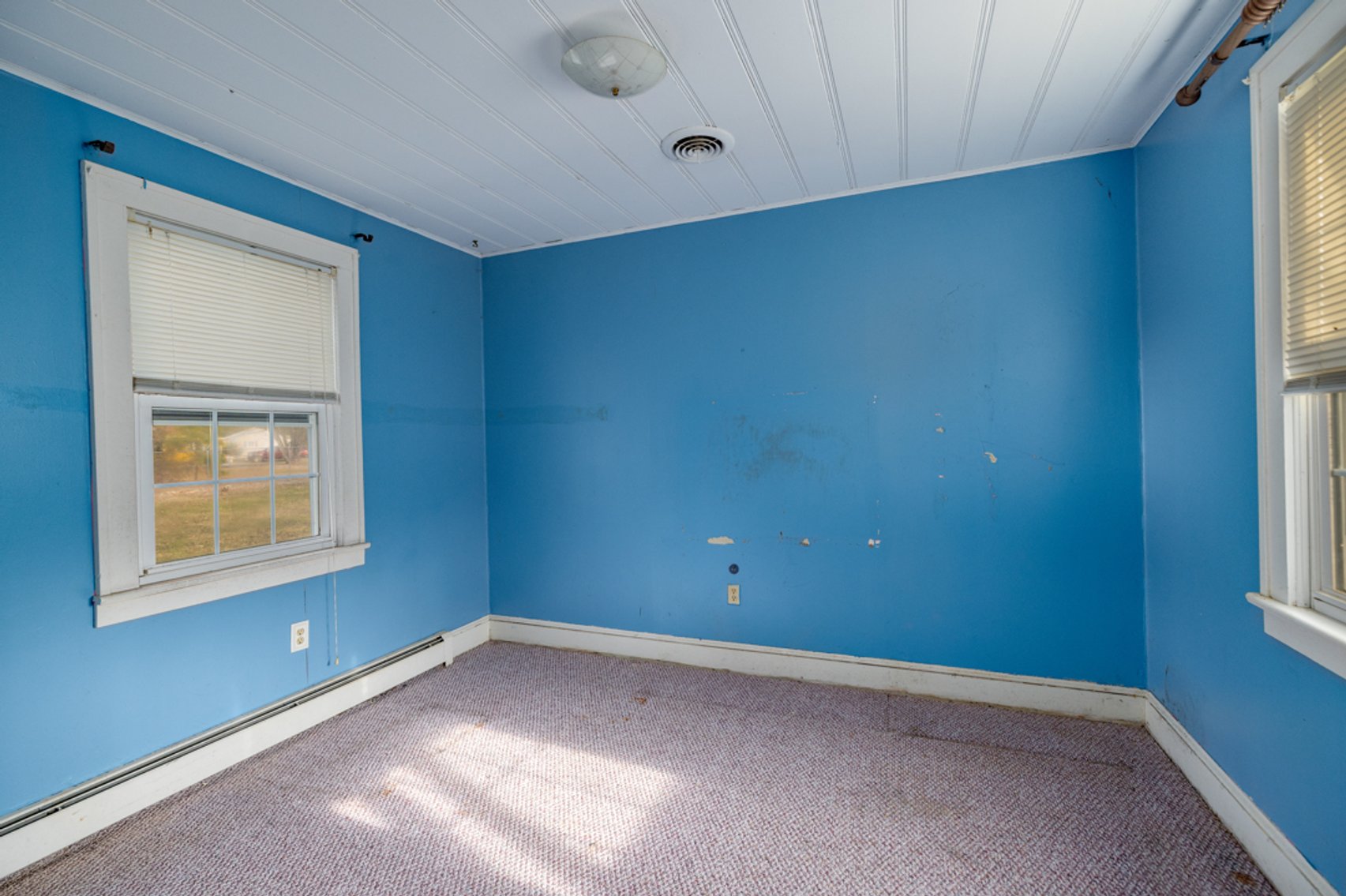 Image for 2 BR/2 BA Home w/Walk-Out Basement & 2 Bay Shop/Garage in Downtown Victoria, VA--SELLING to the HIGHEST BIDDER via ONLINE ONLY BIDDING!!