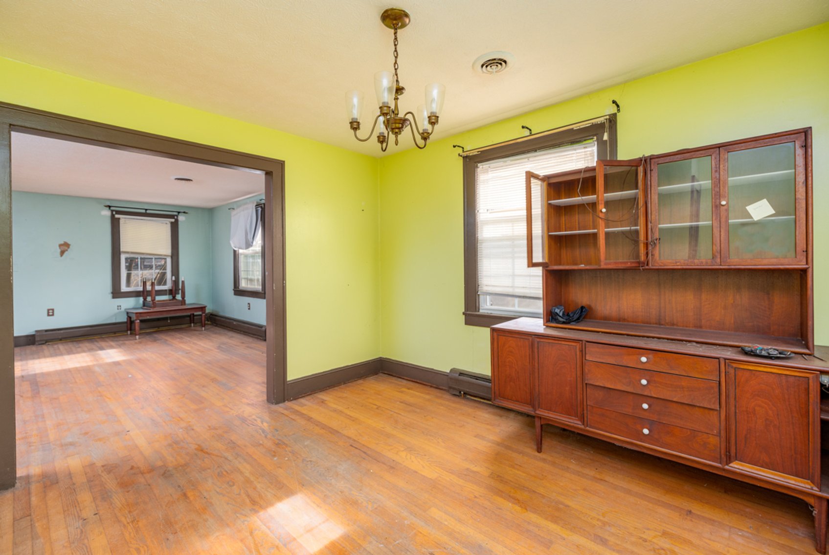 Image for 2 BR/2 BA Home w/Walk-Out Basement & 2 Bay Shop/Garage in Downtown Victoria, VA--SELLING to the HIGHEST BIDDER via ONLINE ONLY BIDDING!!