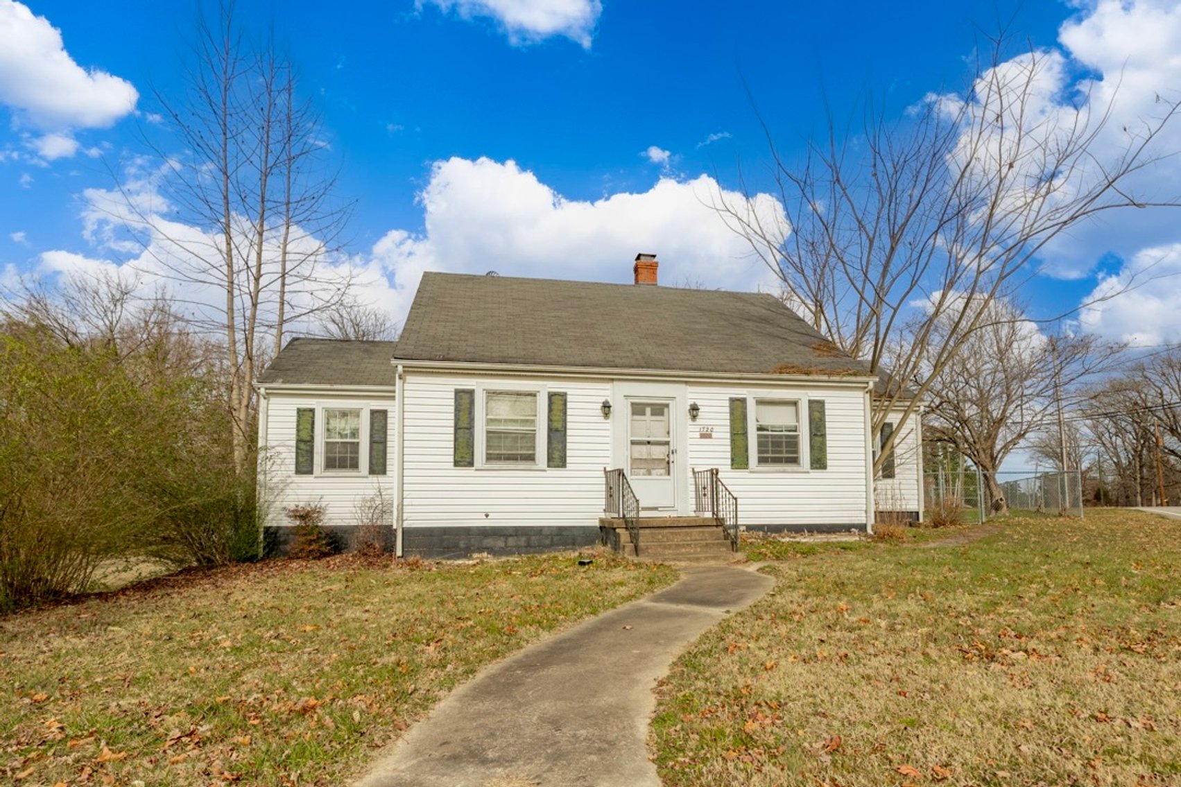 Image for 2 BR/2 BA Home w/Walk-Out Basement & 2 Bay Shop/Garage in Downtown Victoria, VA--SELLING to the HIGHEST BIDDER via ONLINE ONLY BIDDING!!