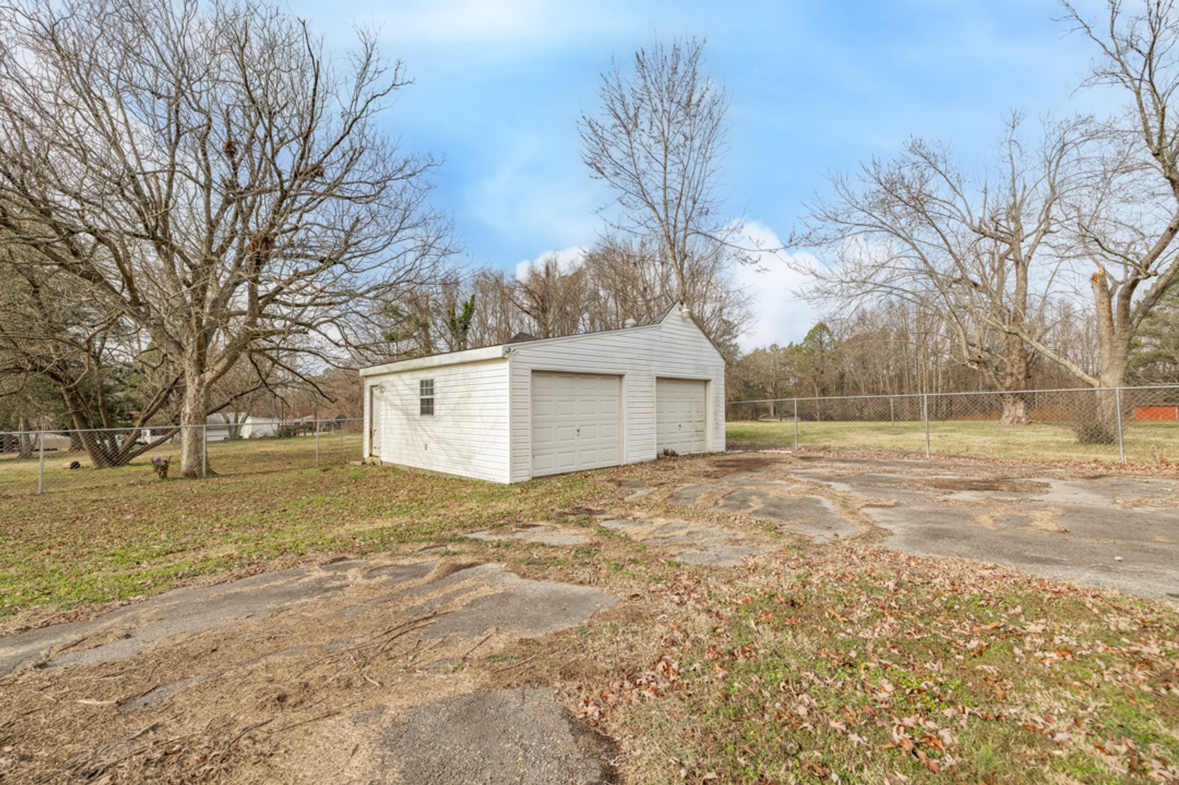 Image for 2 BR/2 BA Home w/Walk-Out Basement & 2 Bay Shop/Garage in Downtown Victoria, VA--SELLING to the HIGHEST BIDDER via ONLINE ONLY BIDDING!!