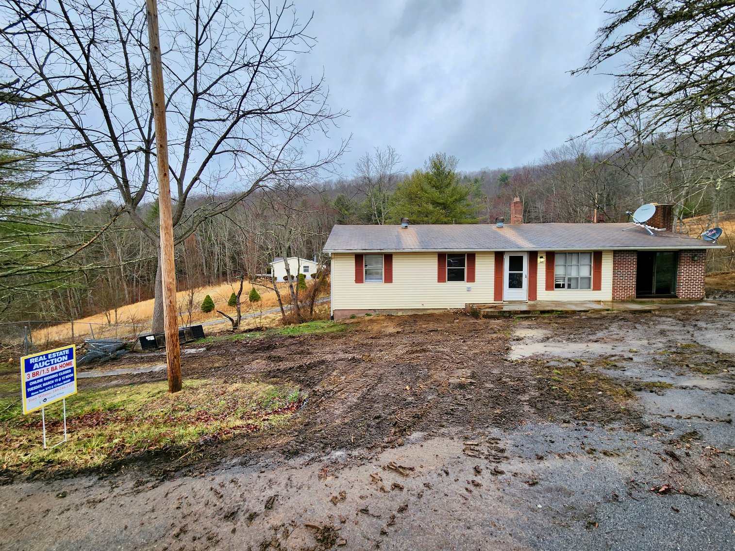 Image for 3 BR/1.5 BA Home w/Basement on .50 +/- Acres in Bland, VA--SELLING to the HIGHEST BIDDER via ONLINE ONLY BIDDING!!