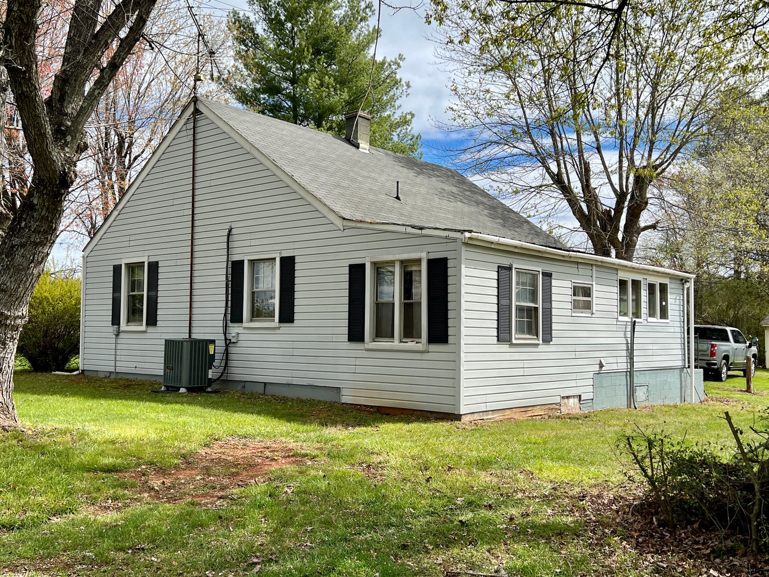 Image for 2 BR/1 BA Home on 2 +/- Acres w/Scenic Mountain Views in Culpeper County, VA--SELLING to the HIGHEST BIDDER!!