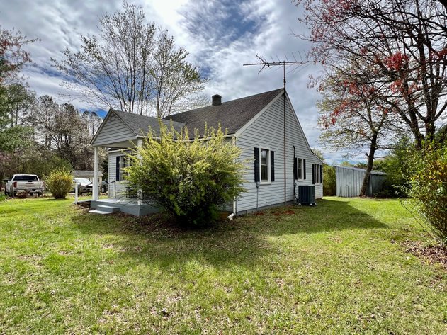 Image for 2 BR/1 BA Home on 2 +/- Acres w/Scenic Mountain Views in Culpeper County, VA--SELLING to the HIGHEST BIDDER!!