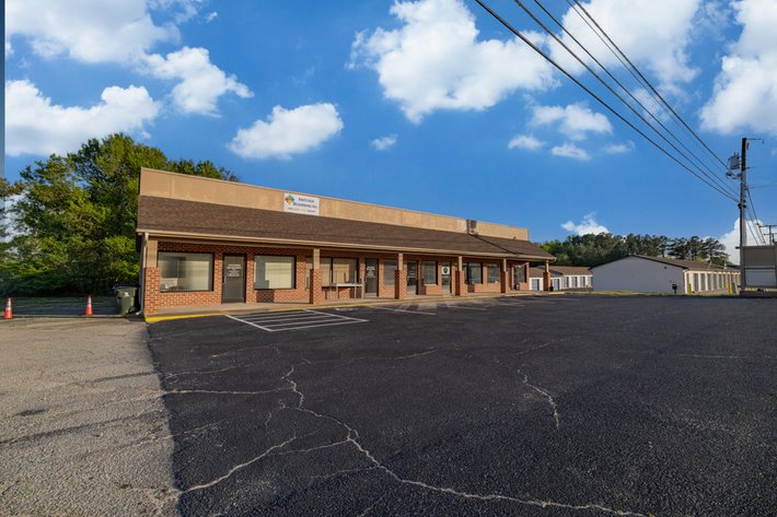 Image for Well Maintained Fully Leased Commercial Multi-Tenant Office Building in South Hill, VA--ONLINE ONLY BIDDING!!