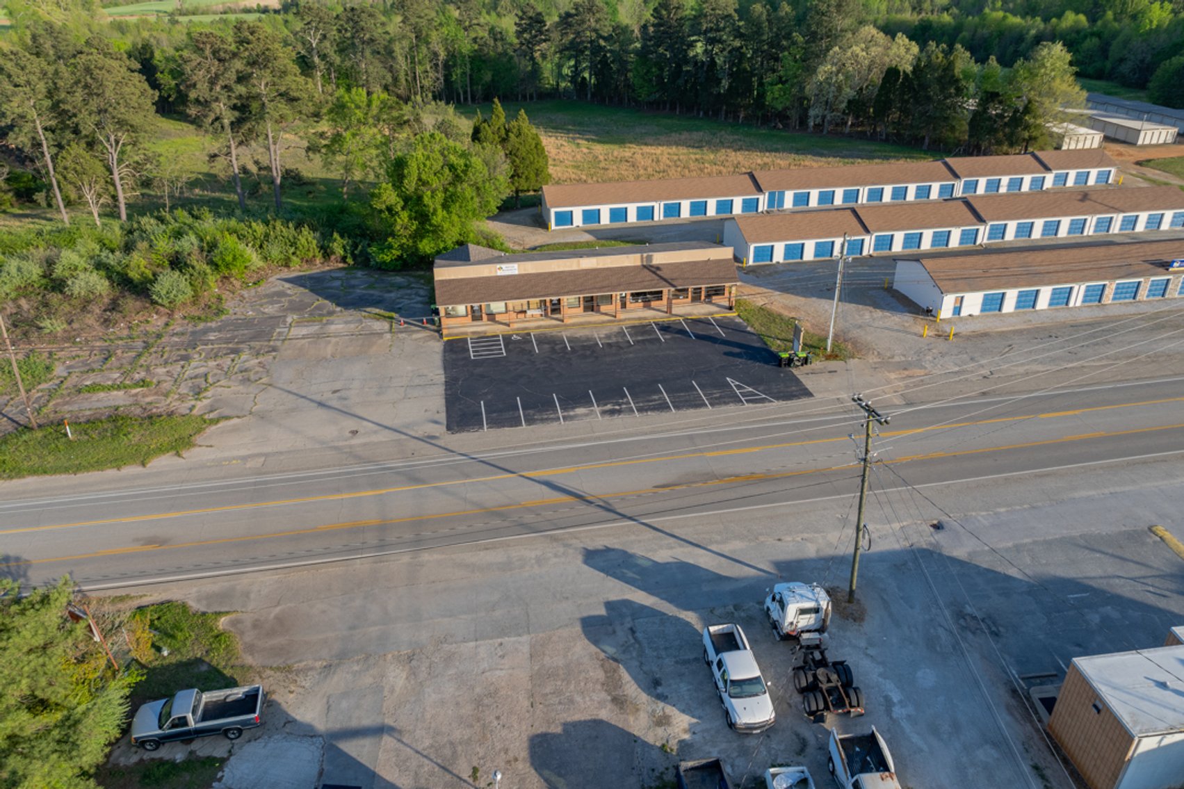 Image for Well Maintained Fully Leased Commercial Multi-Tenant Office Building in South Hill, VA--ONLINE ONLY BIDDING!!