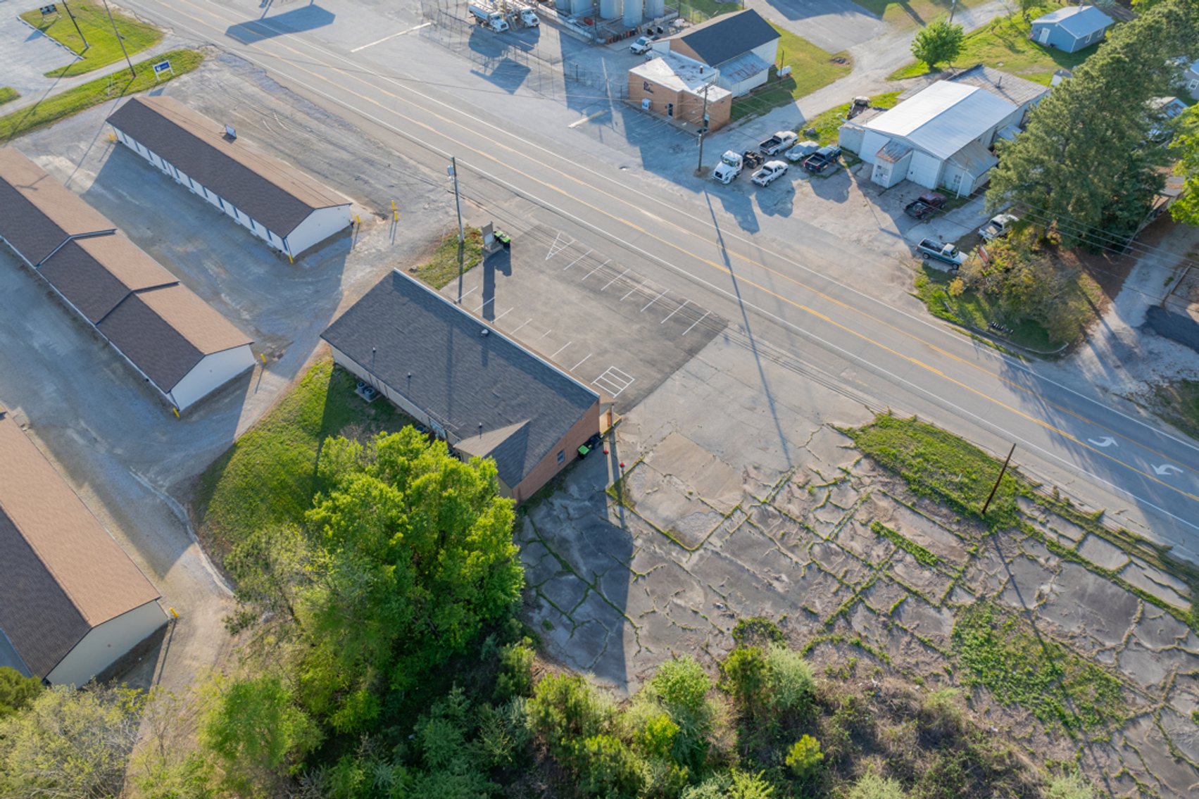 Image for Well Maintained Fully Leased Commercial Multi-Tenant Office Building in South Hill, VA--ONLINE ONLY BIDDING!!