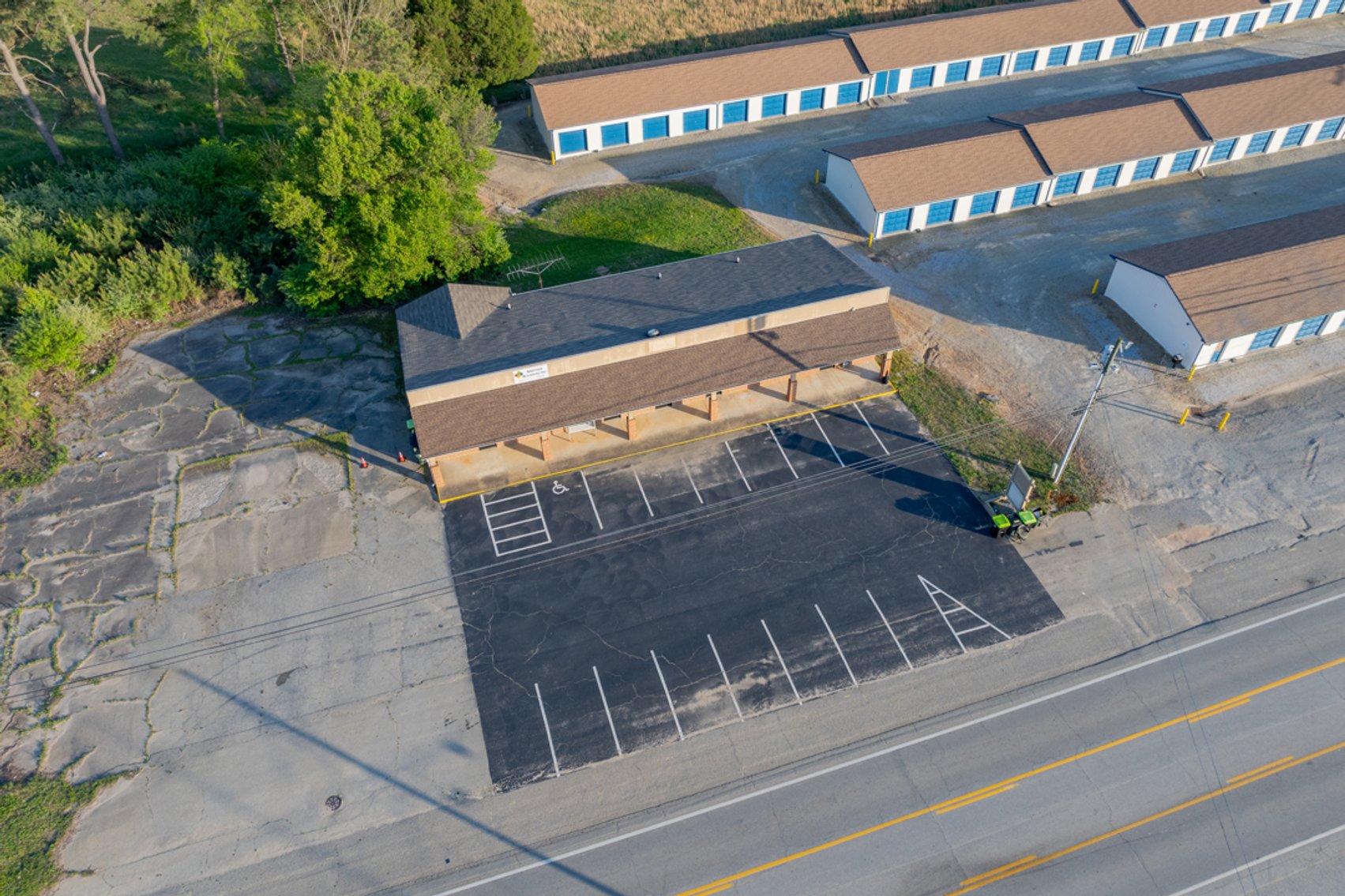 Image for Well Maintained Fully Leased Commercial Multi-Tenant Office Building in South Hill, VA--ONLINE ONLY BIDDING!!