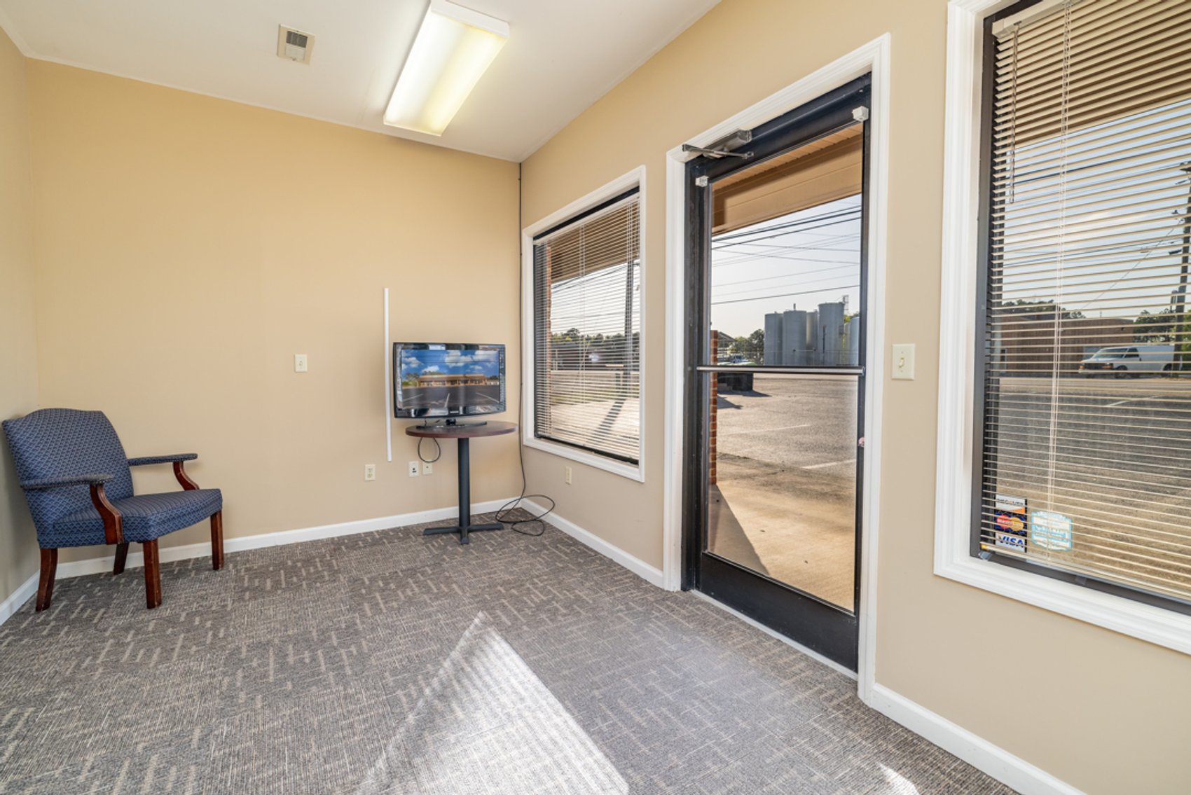 Image for Well Maintained Fully Leased Commercial Multi-Tenant Office Building in South Hill, VA--ONLINE ONLY BIDDING!!