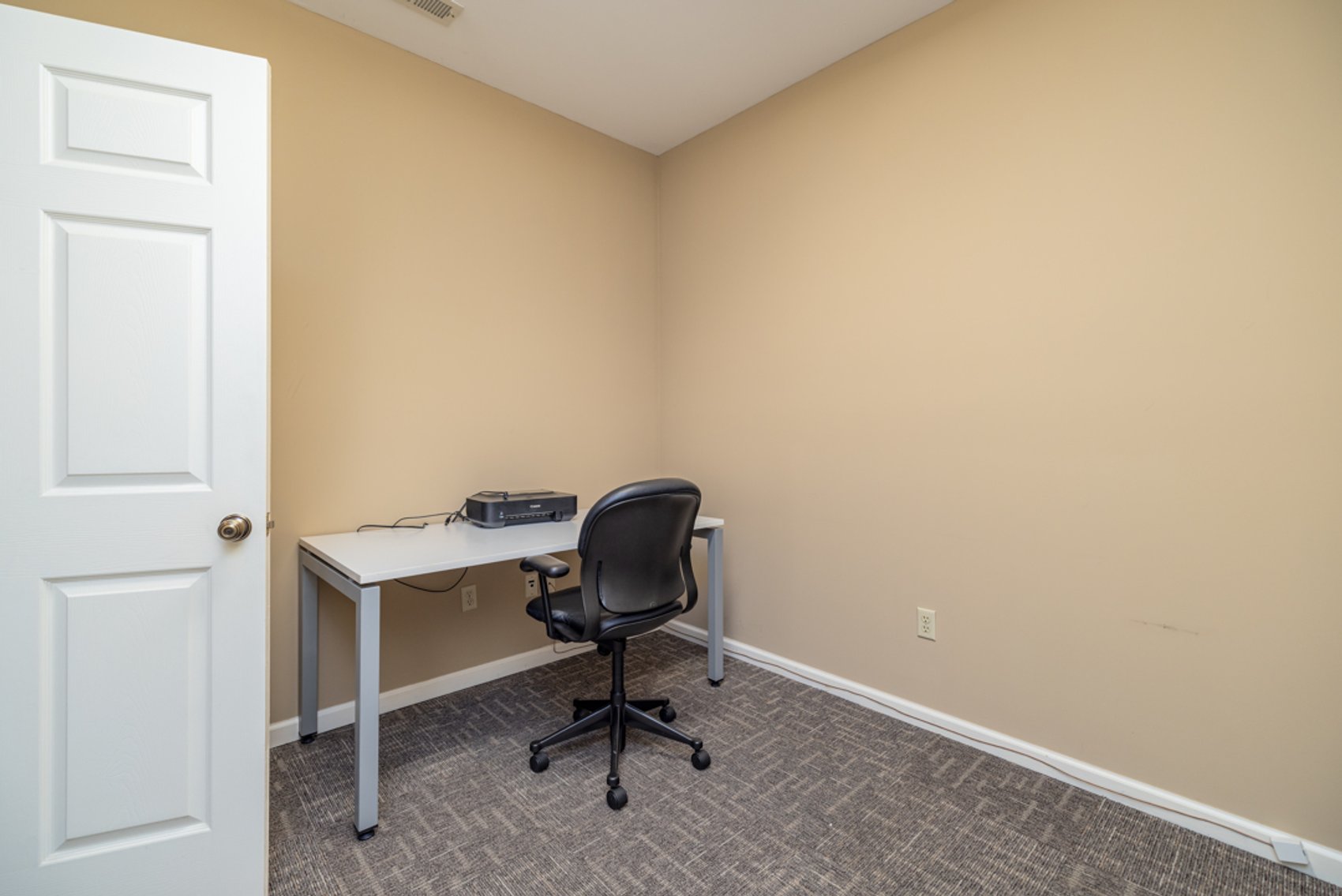 Image for Well Maintained Fully Leased Commercial Multi-Tenant Office Building in South Hill, VA--ONLINE ONLY BIDDING!!