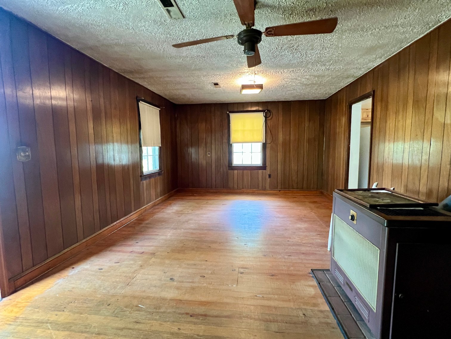 Image for 2 BR/1 BA Home on 2 +/- Acres w/Scenic Mountain Views in Culpeper County, VA--SELLING to the HIGHEST BIDDER!!