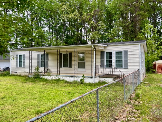 Image for 3 BR/2 BA Mobile Home on .28 +/- Acre Lot in Colonial Beach, VA...Only 1/2 Mile From the Water--SELLING to the HIGHEST BIDDER via ONLINE ONLY BIDDING!!