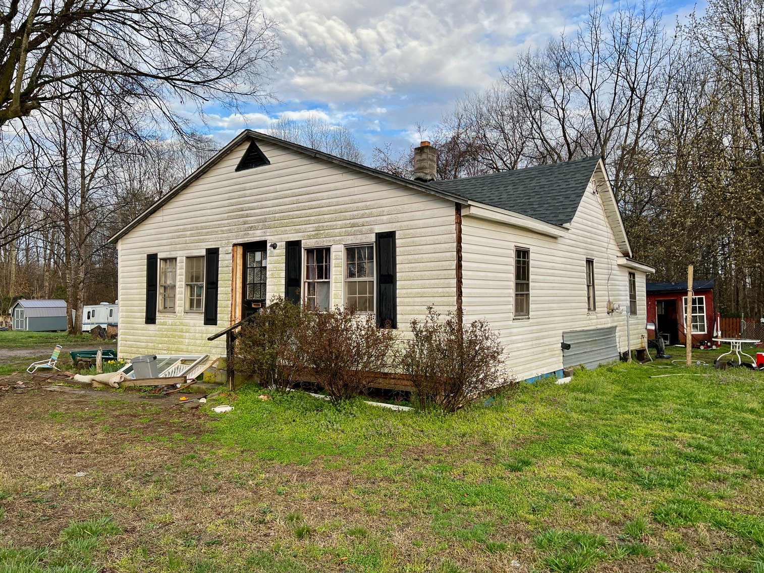 Image for 2 BR/1 BA Fixer Upper on 2.9 +/- Acres in Louisa County, VA--SELLING to the HIGHEST BIDDER via ONLNE ONLY BIDDING!!