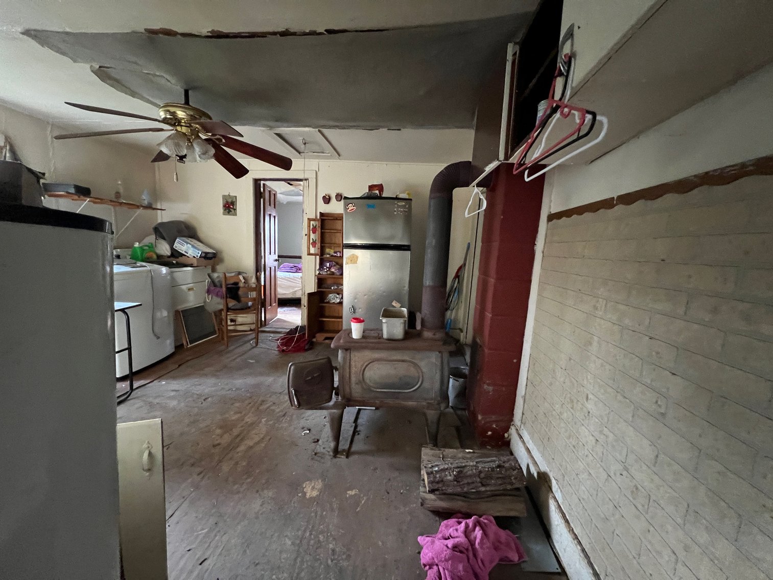 Image for 2 BR/1 BA Fixer Upper on 2.9 +/- Acres in Louisa County, VA--SELLING to the HIGHEST BIDDER via ONLNE ONLY BIDDING!!