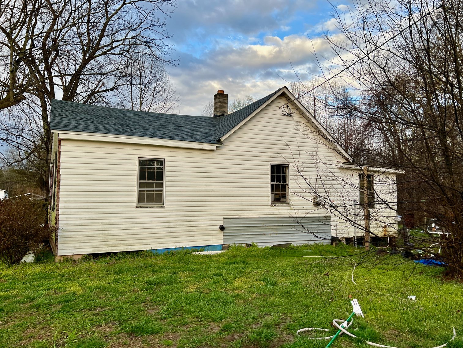 Image for 2 BR/1 BA Fixer Upper on 2.9 +/- Acres in Louisa County, VA--SELLING to the HIGHEST BIDDER via ONLNE ONLY BIDDING!!