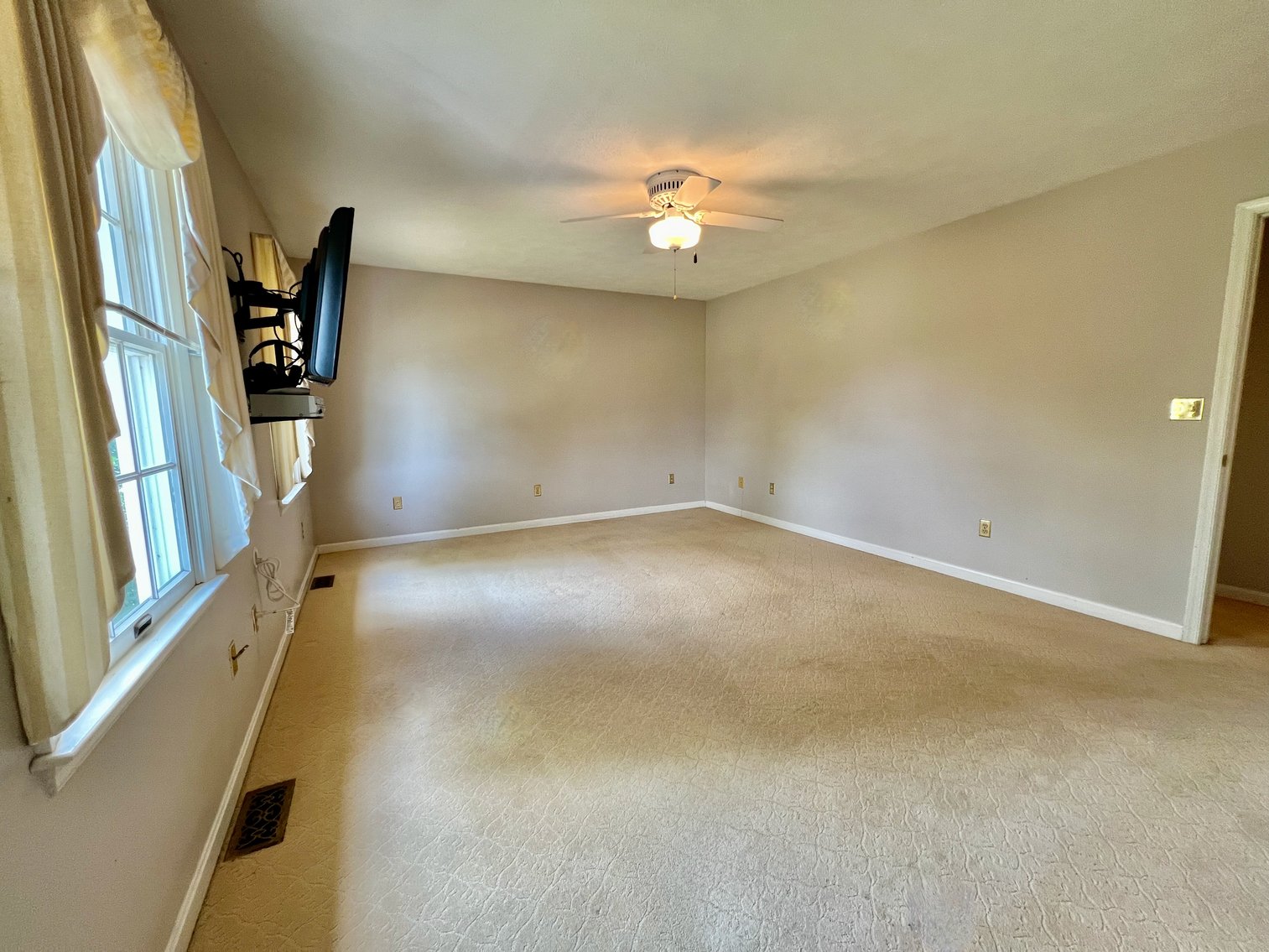 Image for 3 BR/2.5 BA Home w/Recent Upgrades on Large 1.34 +/- Acre Lot in Culpeper, VA--SELLING to the HIGHEST BIDDER!!