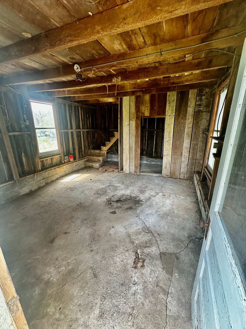 Image for 39.25 +/- Acres w/3 BR Farm House, 2 Poultry Houses, Loafing Shed & Litter Storage Shed--Rockingham County, VA