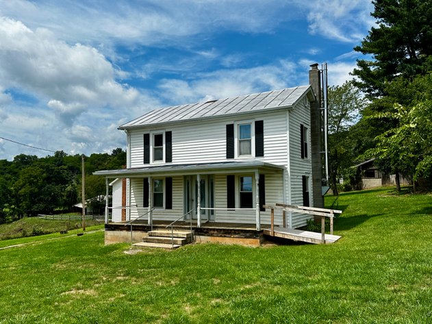 Image for 39.25 +/- Acres w/3 BR Farm House, 2 Poultry Houses, Loafing Shed & Litter Storage Shed--Rockingham County, VA