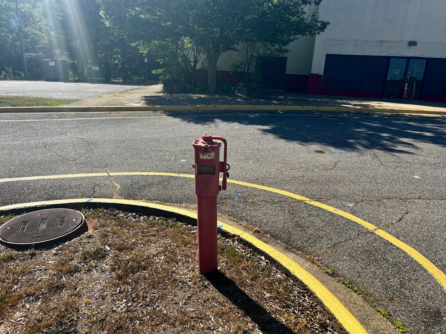 Image for COMMERCIAL REAL ESTATE:  7.5 +/- Acres w/28,000 +/- sf. Building, 224 Parking Spaces & 900' +/- of I-95 Frontage in Fredericksburg, VA!!  ONLINE ONLY BIDDING!!