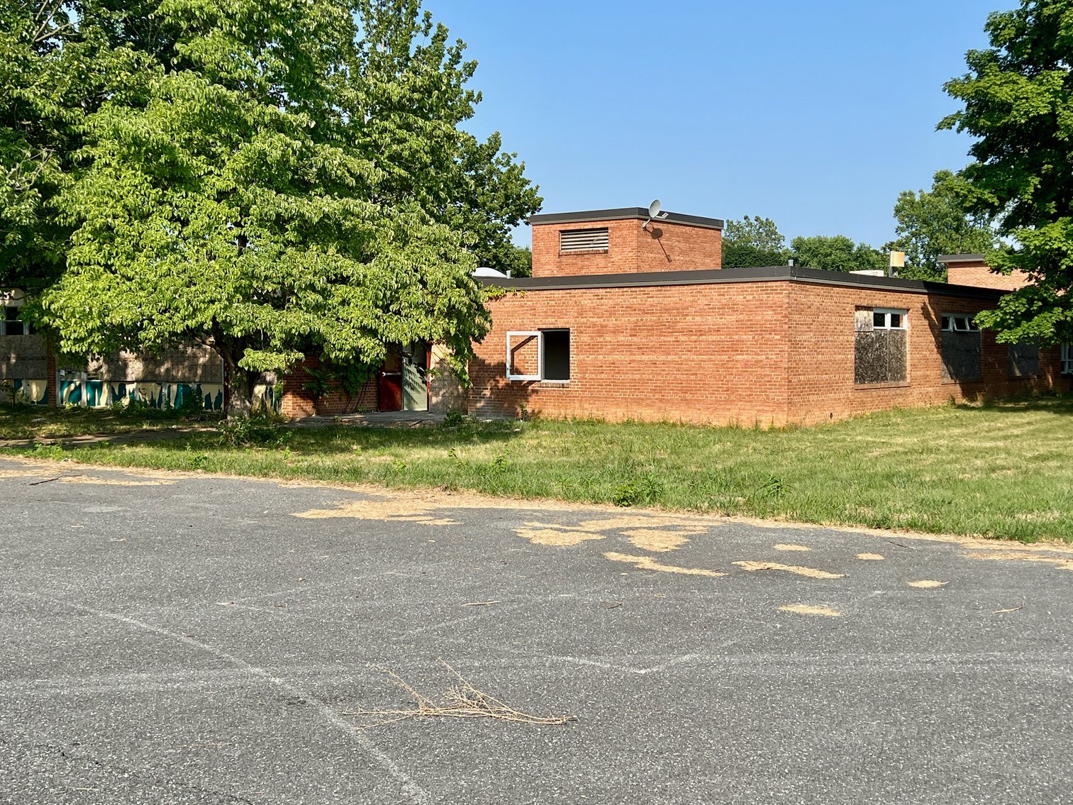 Image for 11.74 +/- Acres & 26,000 +/- sf. Former School Building w/Business Zoning in Hagerstown, MD--ONLINE ONLY BIDDING!!