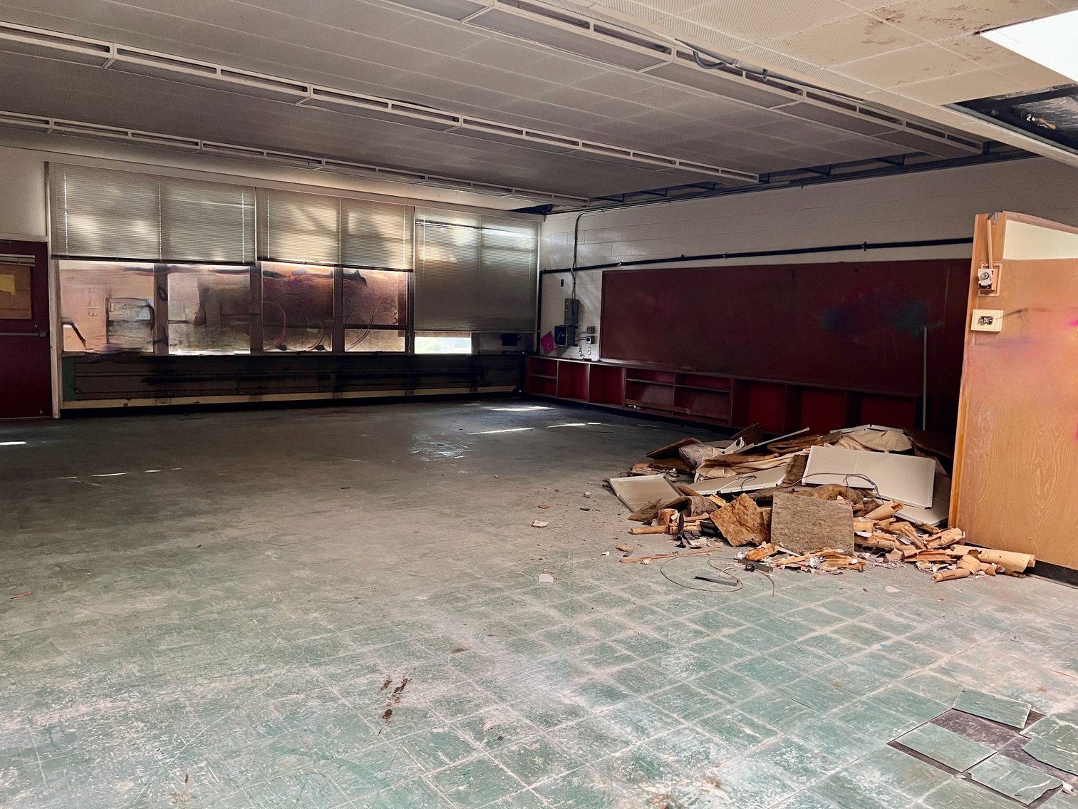 Image for 11.74 +/- Acres & 26,000 +/- sf. Former School Building w/Business Zoning in Hagerstown, MD--ONLINE ONLY BIDDING!!