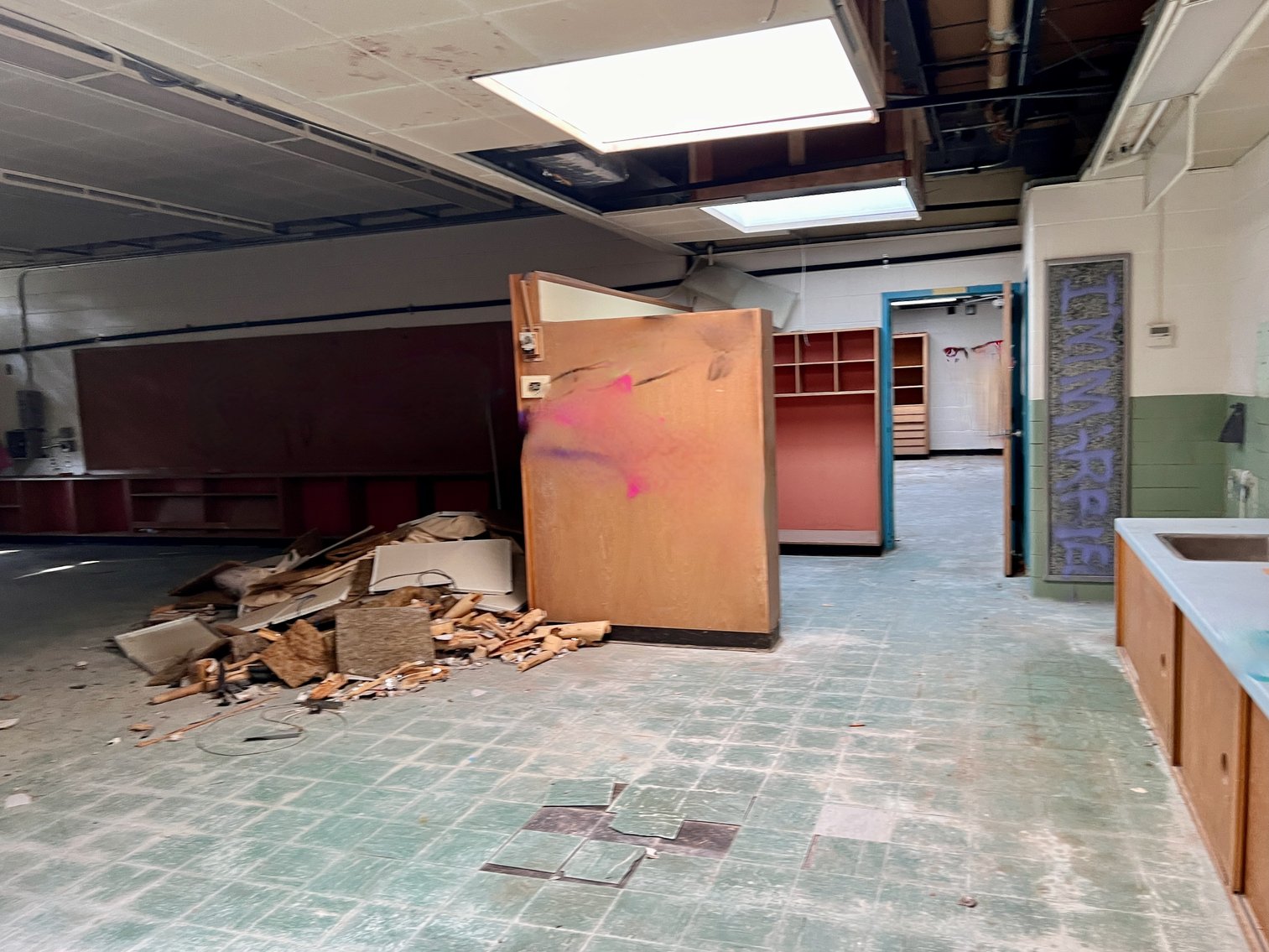 Image for 11.74 +/- Acres & 26,000 +/- sf. Former School Building w/Business Zoning in Hagerstown, MD--ONLINE ONLY BIDDING!!