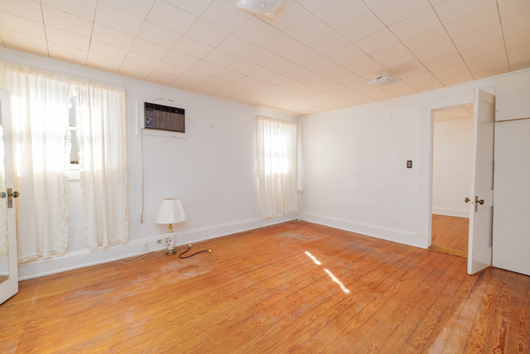 Image for 4 BR/2 BA Home on .22 +/- Acre Downtown Victoria, VA Lot--SELLING to the HIGHEST BIDDER via ONLINE ONLY BIDDING!!