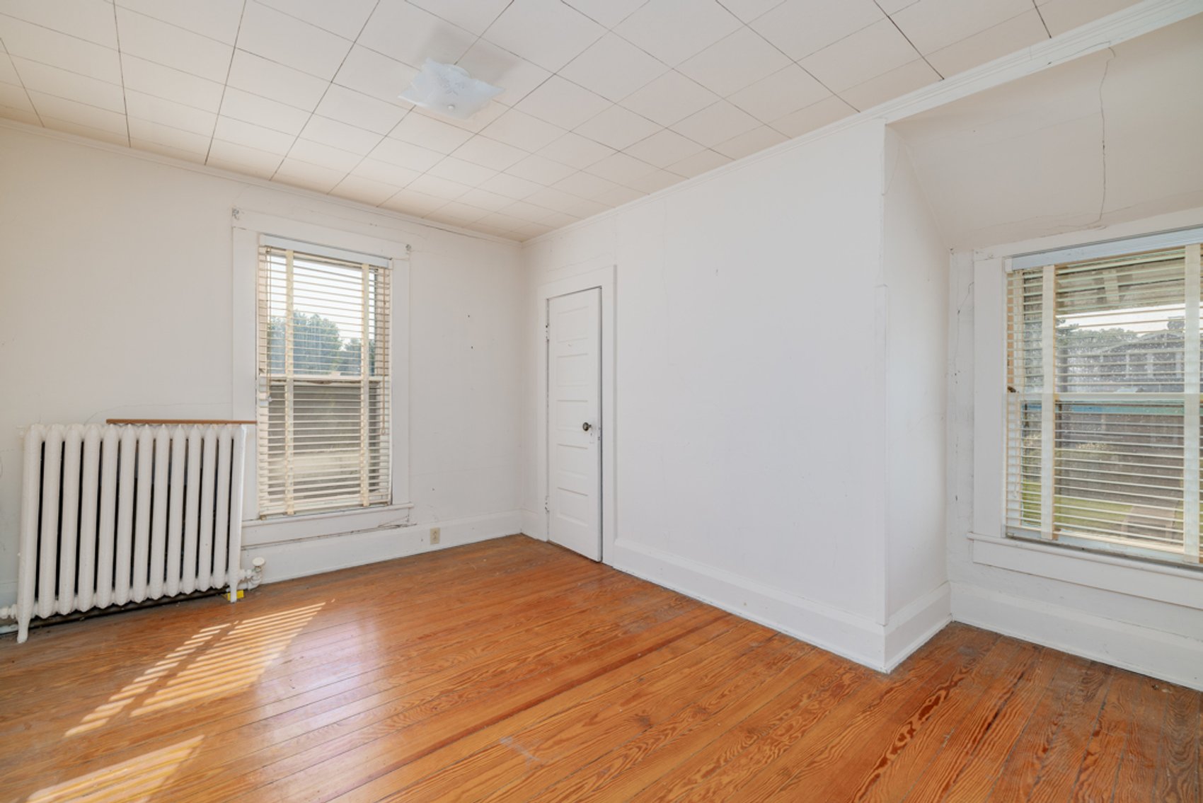 Image for 4 BR/2 BA Home on .22 +/- Acre Downtown Victoria, VA Lot--SELLING to the HIGHEST BIDDER via ONLINE ONLY BIDDING!!