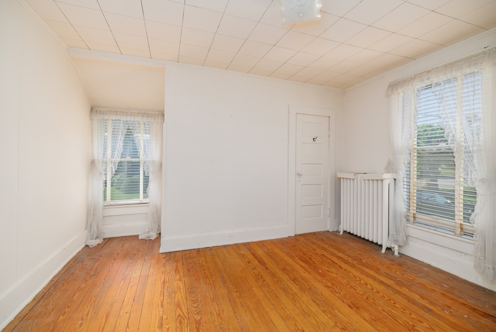 Image for 4 BR/2 BA Home on .22 +/- Acre Downtown Victoria, VA Lot--SELLING to the HIGHEST BIDDER via ONLINE ONLY BIDDING!!