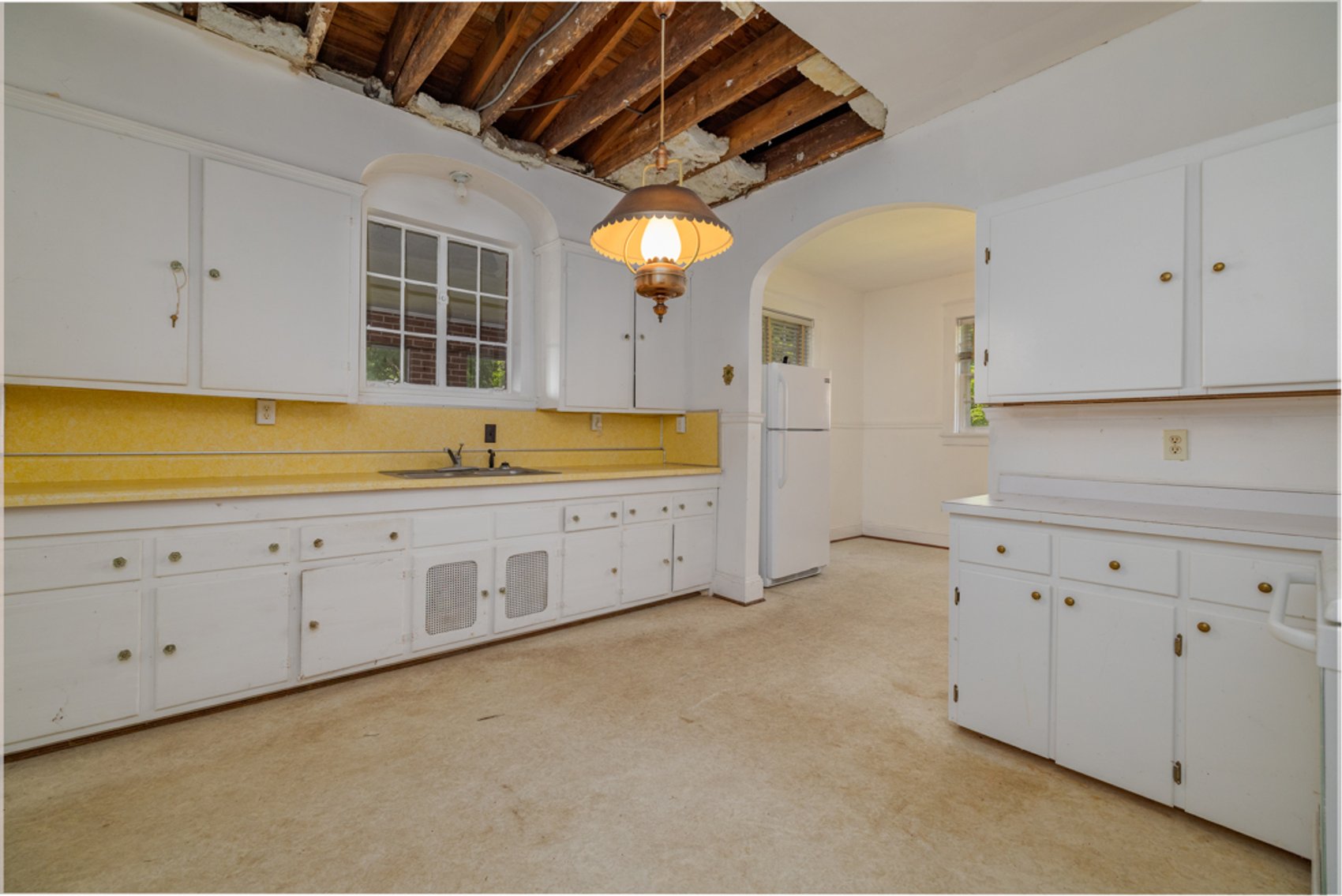 Image for Stately 6 BR/2 BA Solid Brick Home w/Large 4 Bay Garage on 1.69 +/- Acres in Mecklenburg County, VA--SELLING to the HIGHEST BIDDER via ONLINE ONLY BIDDING!!