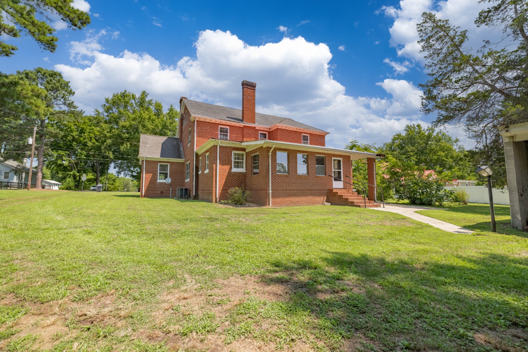 Image for Stately 6 BR/2 BA Solid Brick Home w/Large 4 Bay Garage on 1.69 +/- Acres in Mecklenburg County, VA--SELLING to the HIGHEST BIDDER via ONLINE ONLY BIDDING!!