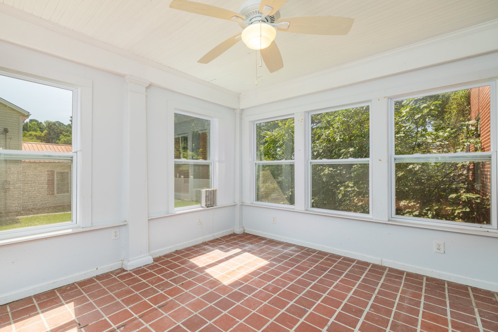 Image for Stately 6 BR/2 BA Solid Brick Home w/Large 4 Bay Garage on 1.69 +/- Acres in Mecklenburg County, VA--SELLING to the HIGHEST BIDDER via ONLINE ONLY BIDDING!!