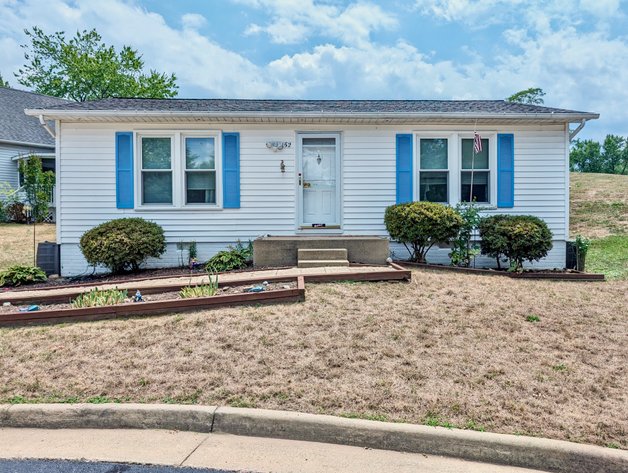 Image for 2 BR/2 BA Home in Oak View Neighborhood of Leesburg, VA--SELLING to the HIGHEST BIDDER!!