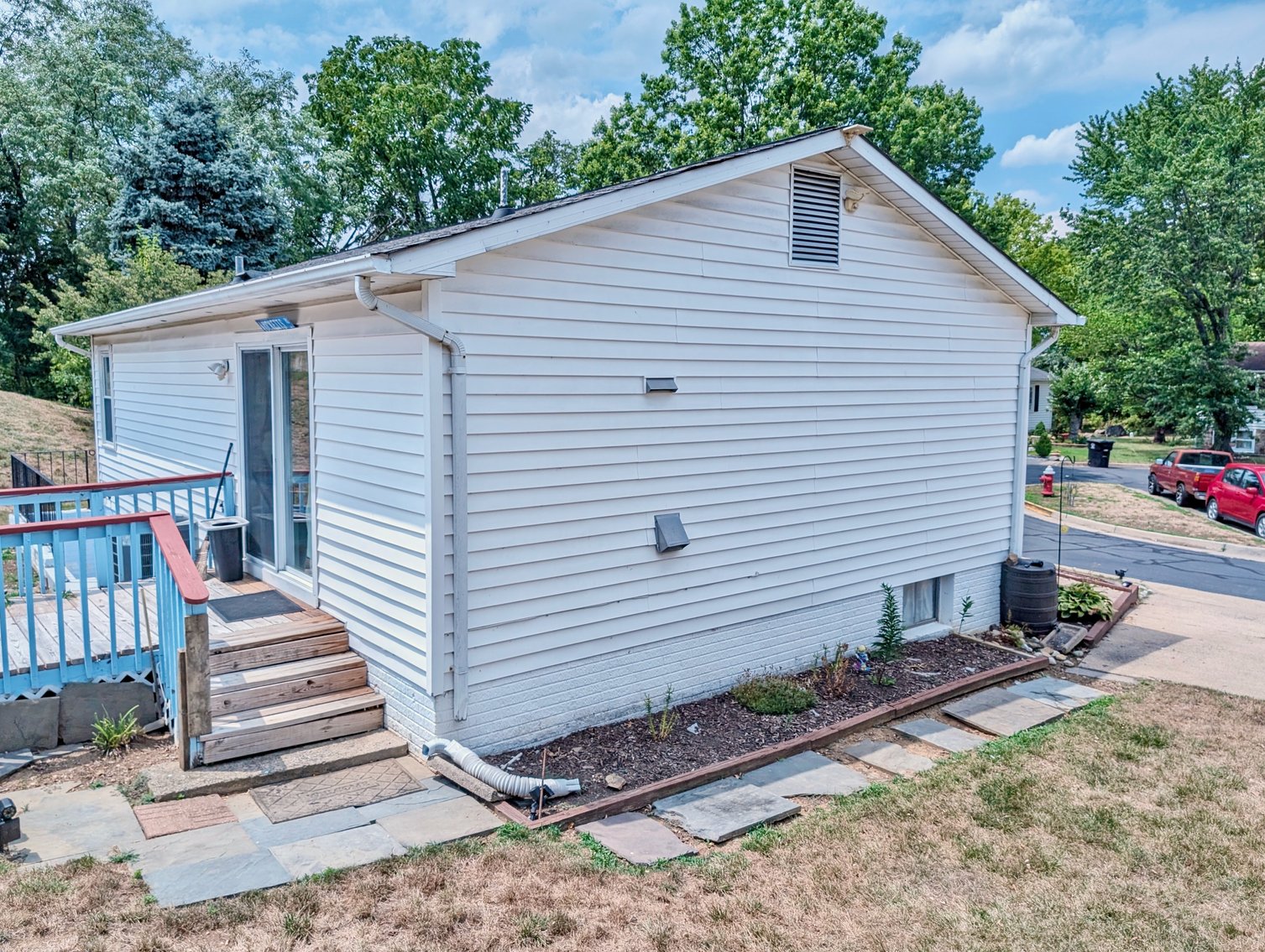 Image for 2 BR/2 BA Home in Oak View Neighborhood of Leesburg, VA--SELLING to the HIGHEST BIDDER!!