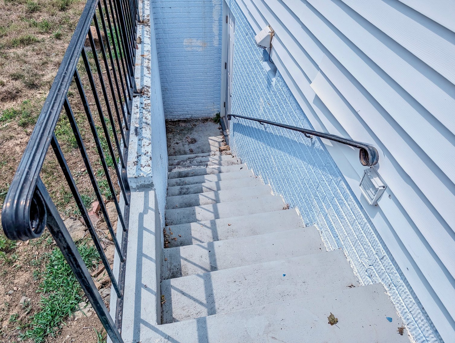 Image for 2 BR/2 BA Home in Oak View Neighborhood of Leesburg, VA--SELLING to the HIGHEST BIDDER!!